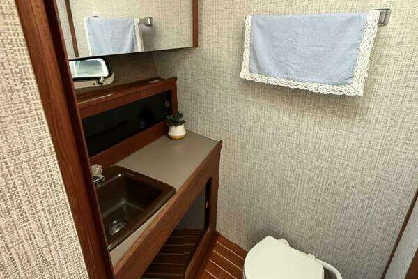 Bayliner 3870 Motoryacht Yacht For Sale