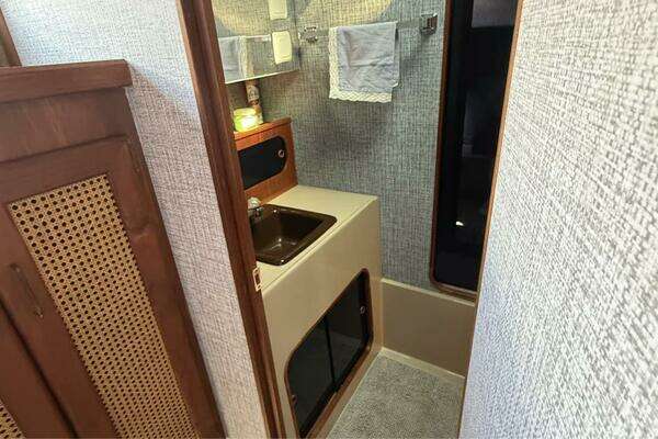 Bayliner 3870 Motoryacht Yacht For Sale