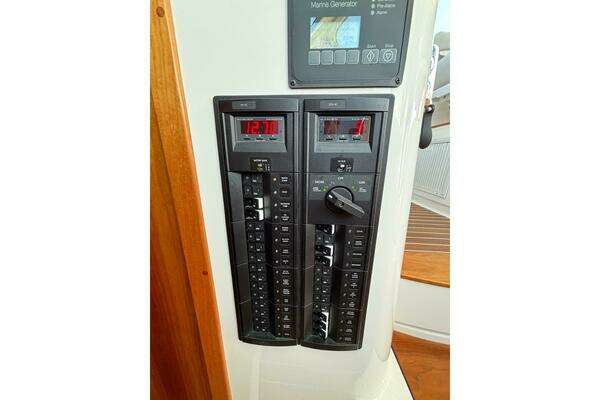 Back Cove 37 Yacht For Sale