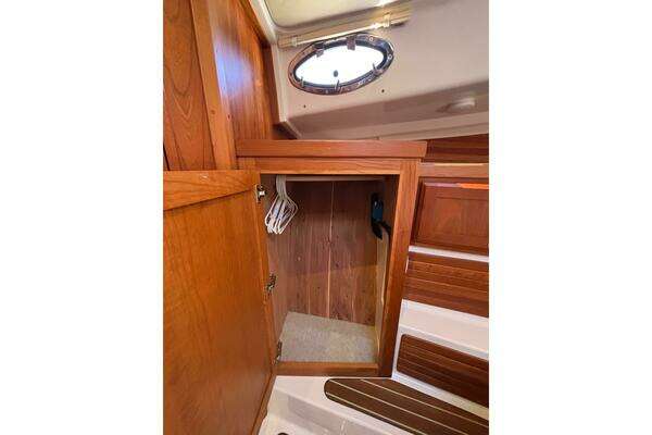 Back Cove 37 Yacht For Sale