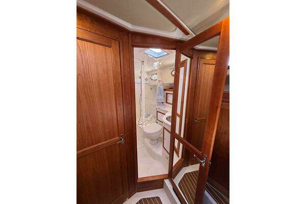 Back Cove 37 Yacht For Sale