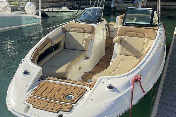 Photo of the 2014 Sea Ray 260 SunDeck "Cool Vibe"