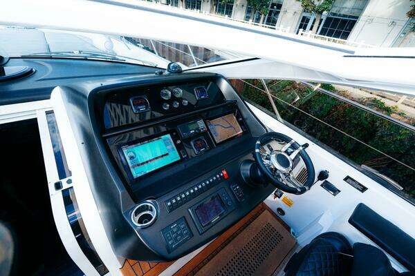 Sunseeker Predator 60 Yacht For Sale