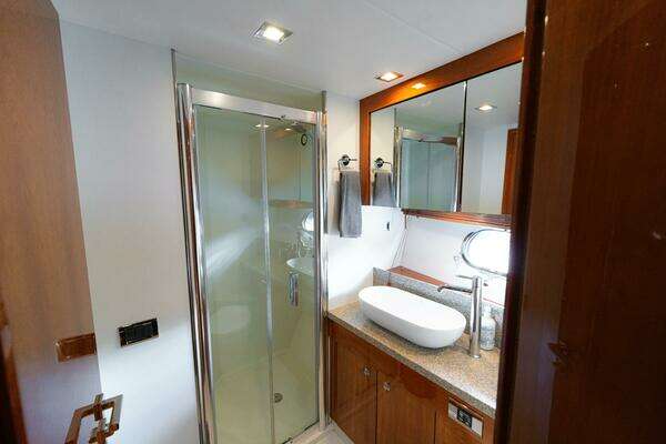 Sunseeker Predator 60 Yacht For Sale