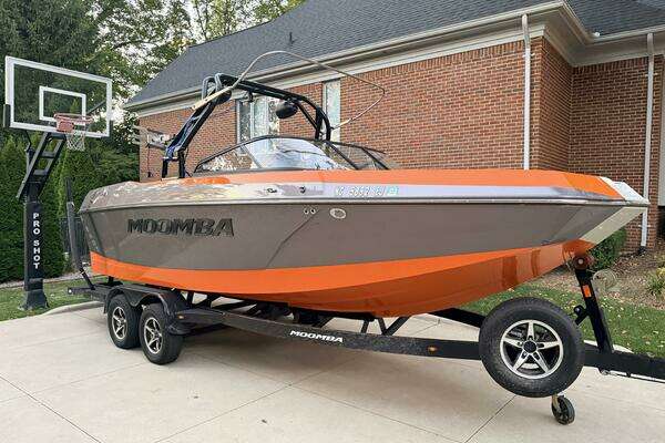 22-ft-Moomba-2017-22 Max- Shelby Township Michigan United States  yacht for sale