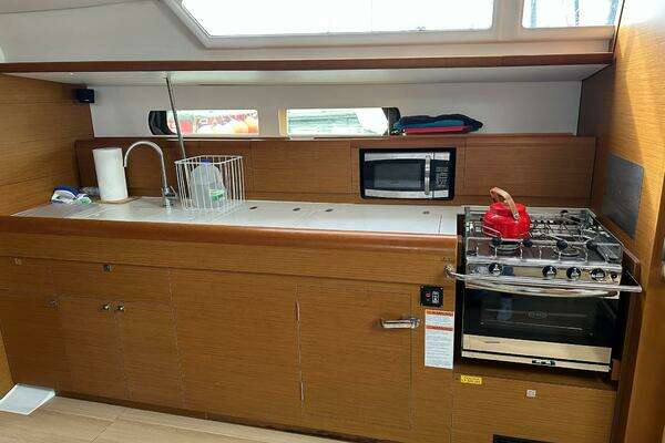 Jeanneau Sun Odyssey 479 Yacht For Sale