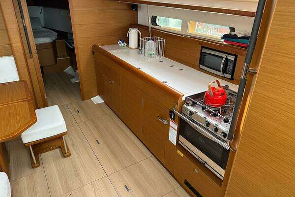 Jeanneau Sun Odyssey 479 Yacht For Sale