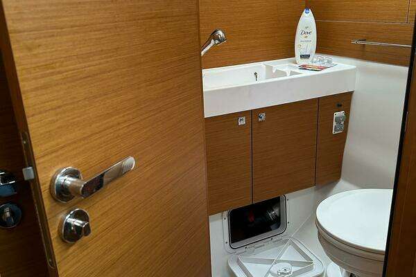 Jeanneau Sun Odyssey 479 Yacht For Sale