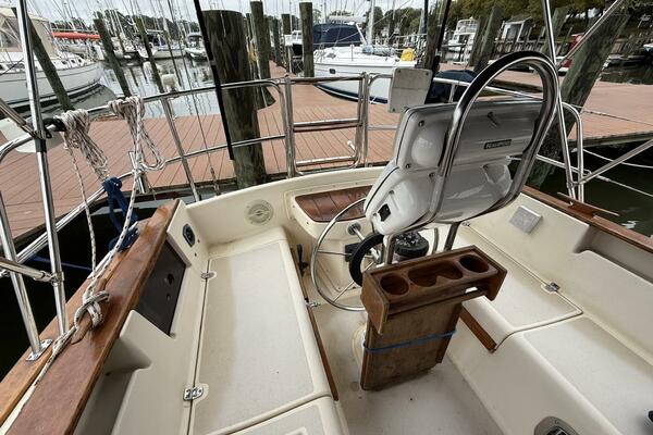 Willin  29ft Island Packet Yacht For Sale