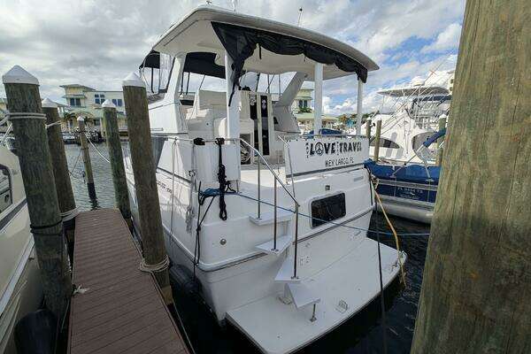 Photo of the 1994 Carver 370 AFT CABIN "Have Love Will Travel"