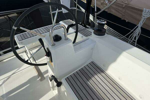 Photo of the 2021 Beneteau 35.1