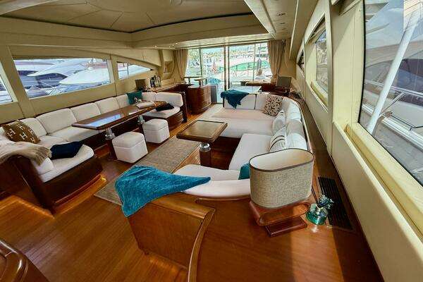 Mangusta 92 Yacht For Sale