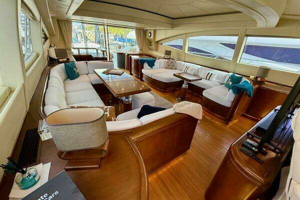 Mangusta 92 Yacht For Sale