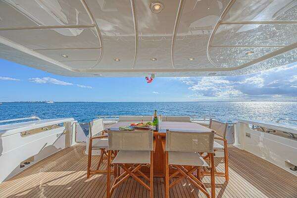 2011 Ferretti Yachts 83