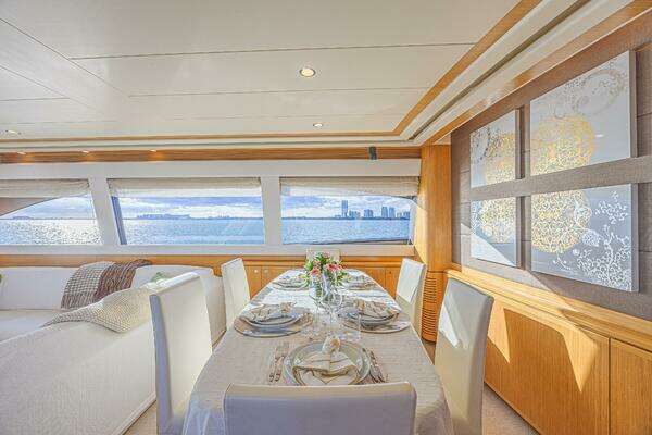 2011 Ferretti Yachts 83