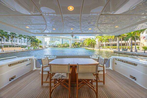 2011 Ferretti Yachts 83