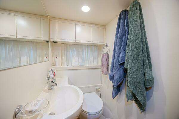 2011 Ferretti Yachts 83