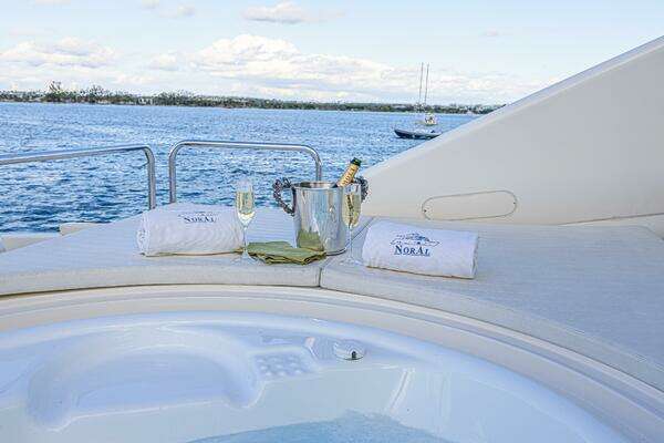 2011 Ferretti Yachts 83