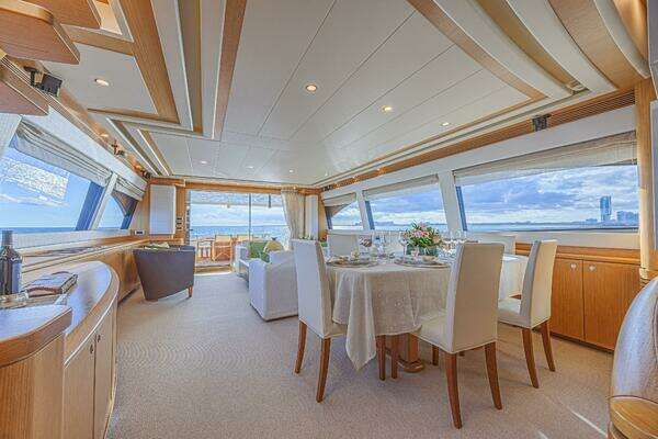 2011 Ferretti Yachts 83