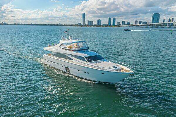 2011 Ferretti Yachts 83