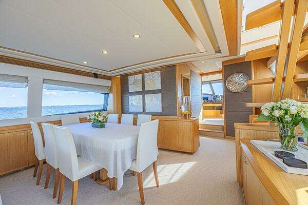 2011 Ferretti Yachts 83