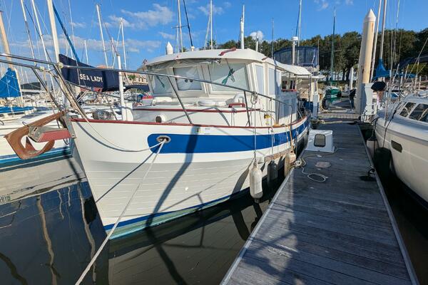 Petite Fleur 30ft Ho Hsing Yacht For Sale