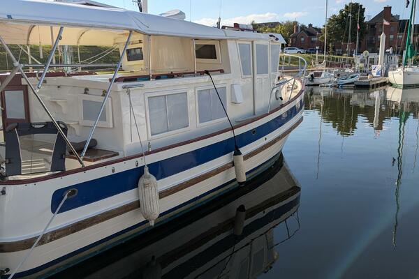 Petite Fleur 30ft Ho Hsing Yacht For Sale