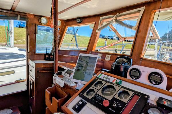 Petite Fleur 30ft Ho Hsing Yacht For Sale