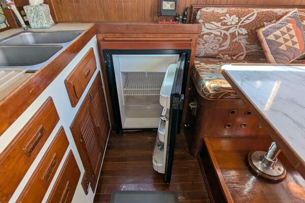 Petite Fleur 30ft Ho Hsing Yacht For Sale