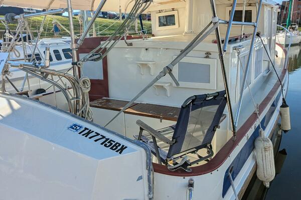 Petite Fleur 30ft Ho Hsing Yacht For Sale