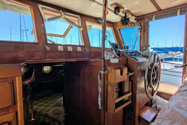 Petite Fleur 30ft Ho Hsing Yacht For Sale