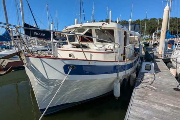 Petite Fleur 30ft Ho Hsing Yacht For Sale