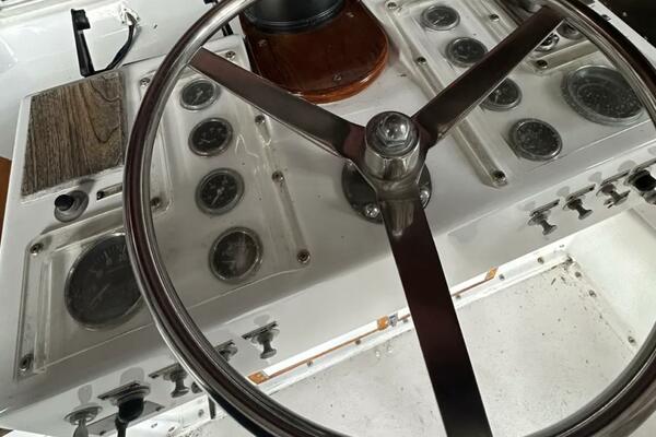 Apple 1 60ft Hatteras Yacht For Sale