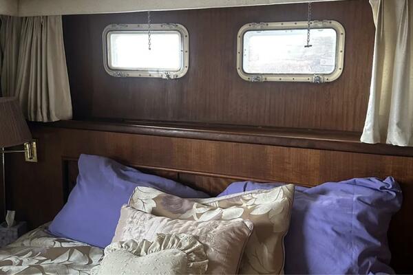 Apple 1 60ft Hatteras Yacht For Sale