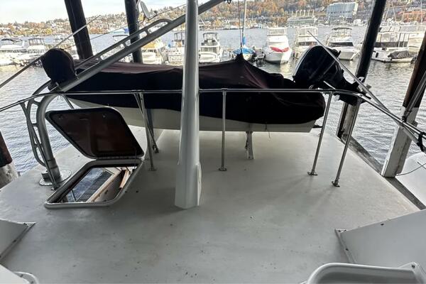 Apple 1 60ft Hatteras Yacht For Sale