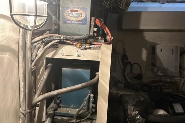 Apple 1 60ft Hatteras Yacht For Sale