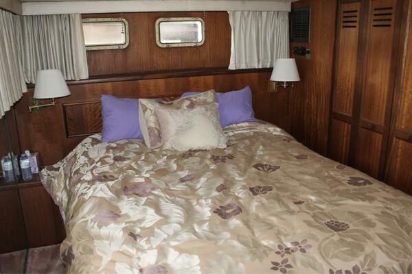 Apple 1 60ft Hatteras Yacht For Sale