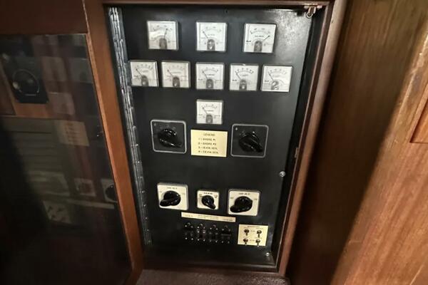 Apple 1 60ft Hatteras Yacht For Sale