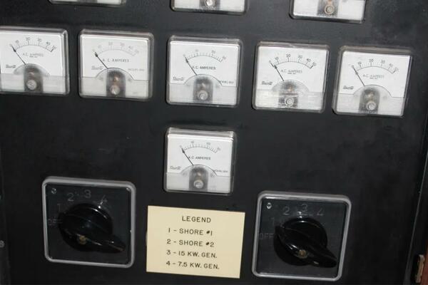 Apple 1 60ft Hatteras Yacht For Sale