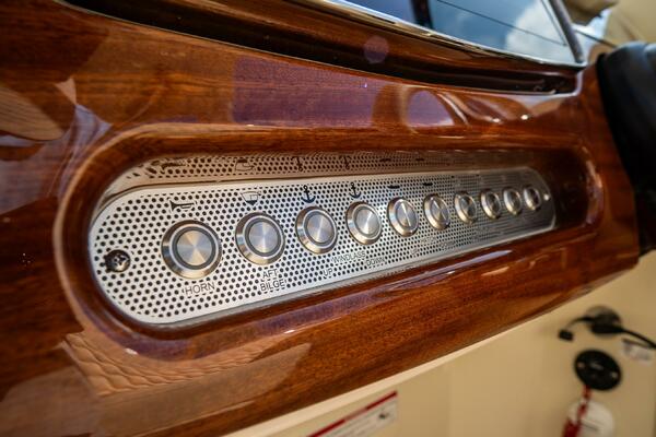 31 Launch GT 31ft Chris Craft Yacht For Sale