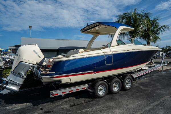 31 Launch GT 31ft Chris Craft Yacht For Sale