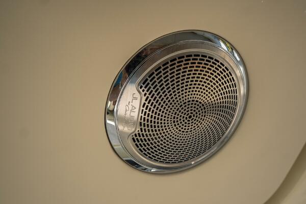 31 Launch GT 31ft Chris Craft Yacht For Sale