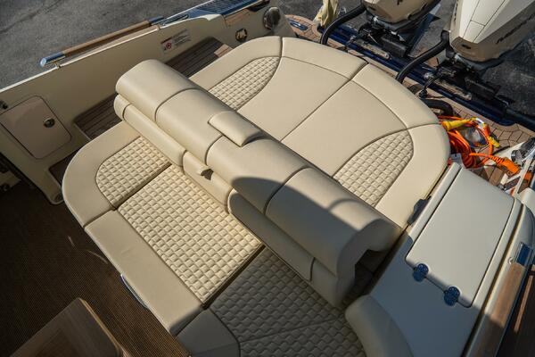 31 Launch GT 31ft Chris Craft Yacht For Sale