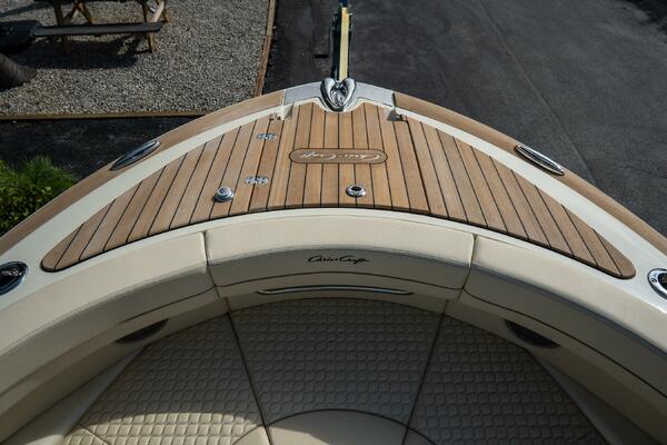 31 Launch GT 31ft Chris Craft Yacht For Sale