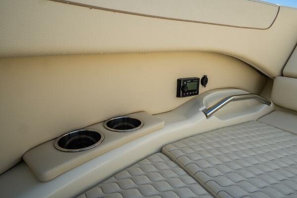 31 Launch GT 31ft Chris Craft Yacht For Sale