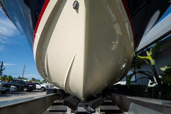 31 Launch GT 31ft Chris Craft Yacht For Sale