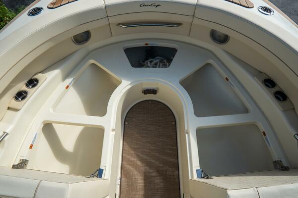 31 Launch GT 31ft Chris Craft Yacht For Sale