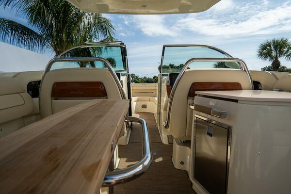 31 Launch GT 31ft Chris Craft Yacht For Sale