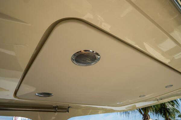 31 Launch GT 31ft Chris Craft Yacht For Sale