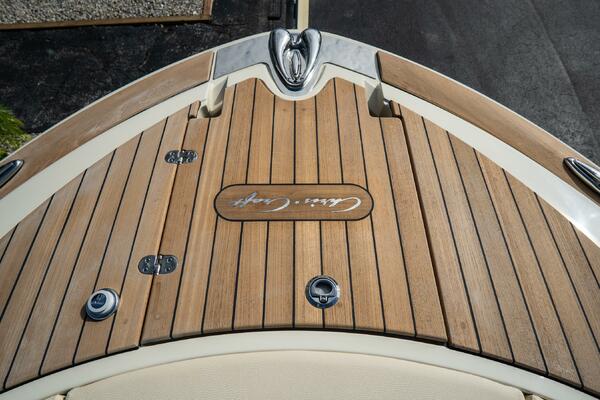 31 Launch GT 31ft Chris Craft Yacht For Sale